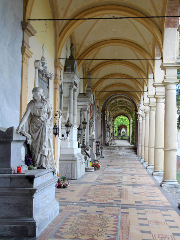 Zagreb, Mirogoj cemetery
