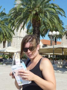 Contact us 2 elodie trogir